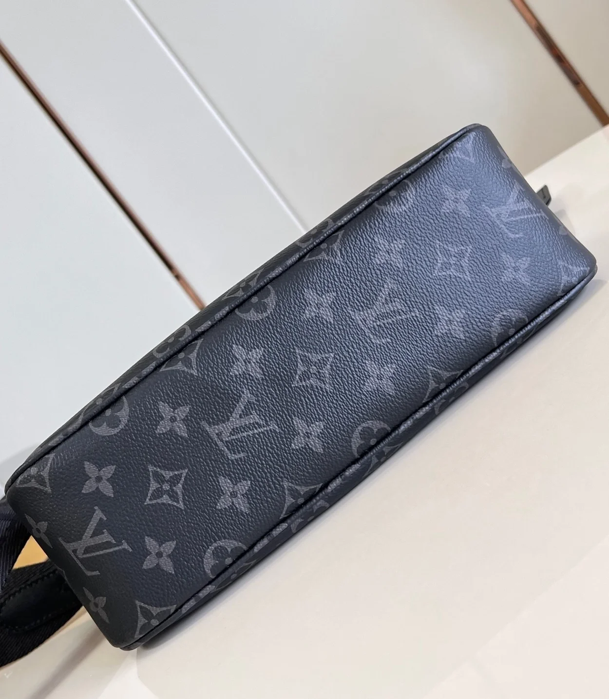 루이비통 포쉐트 악세수아 XL M11741