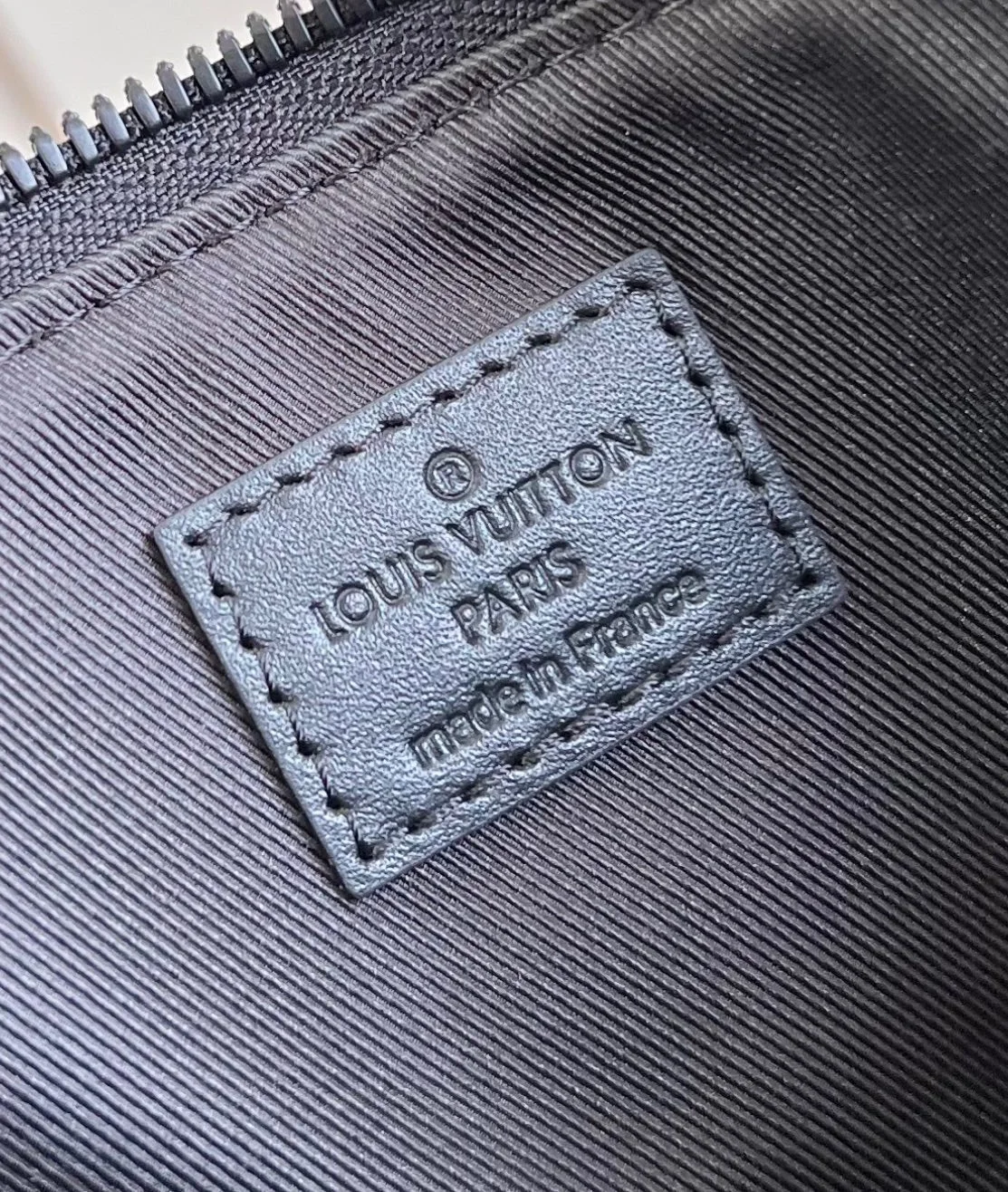 루이비통 포쉐트 악세수아 XL M11741