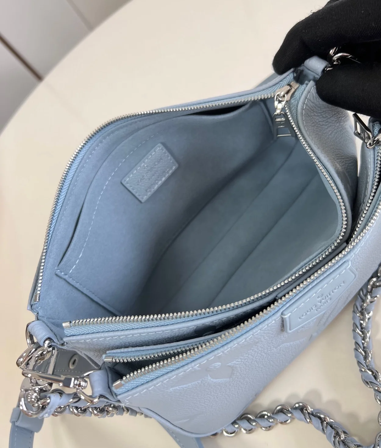 루이비통 멀티 포쉐트 악세수아 M47173