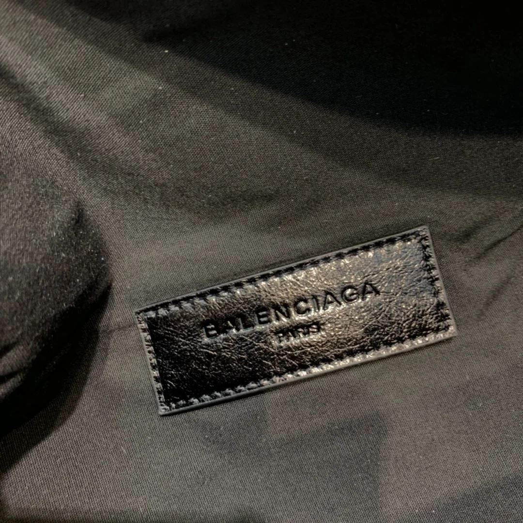 발렌시아가 익스플로러 벨트백