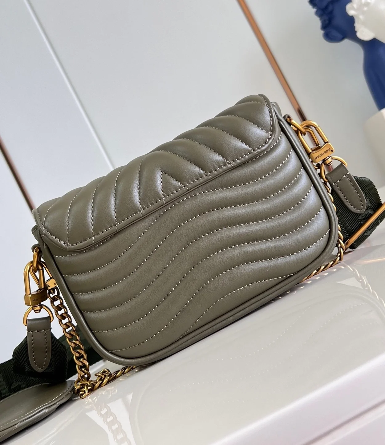 루이비통 뉴 웨이브 멀티 포쉐트 백 M56471