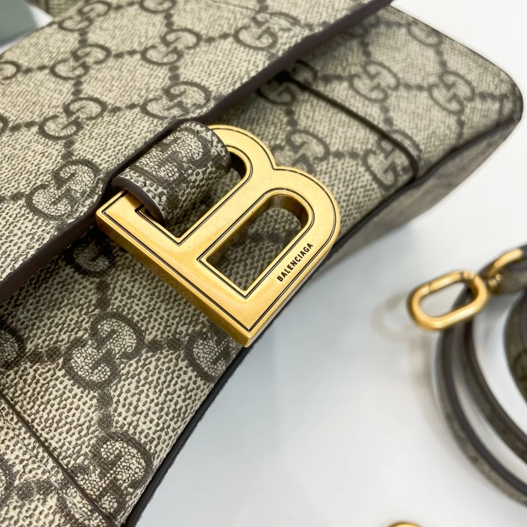 구찌 x 발렌시아가 아워글래스 XS