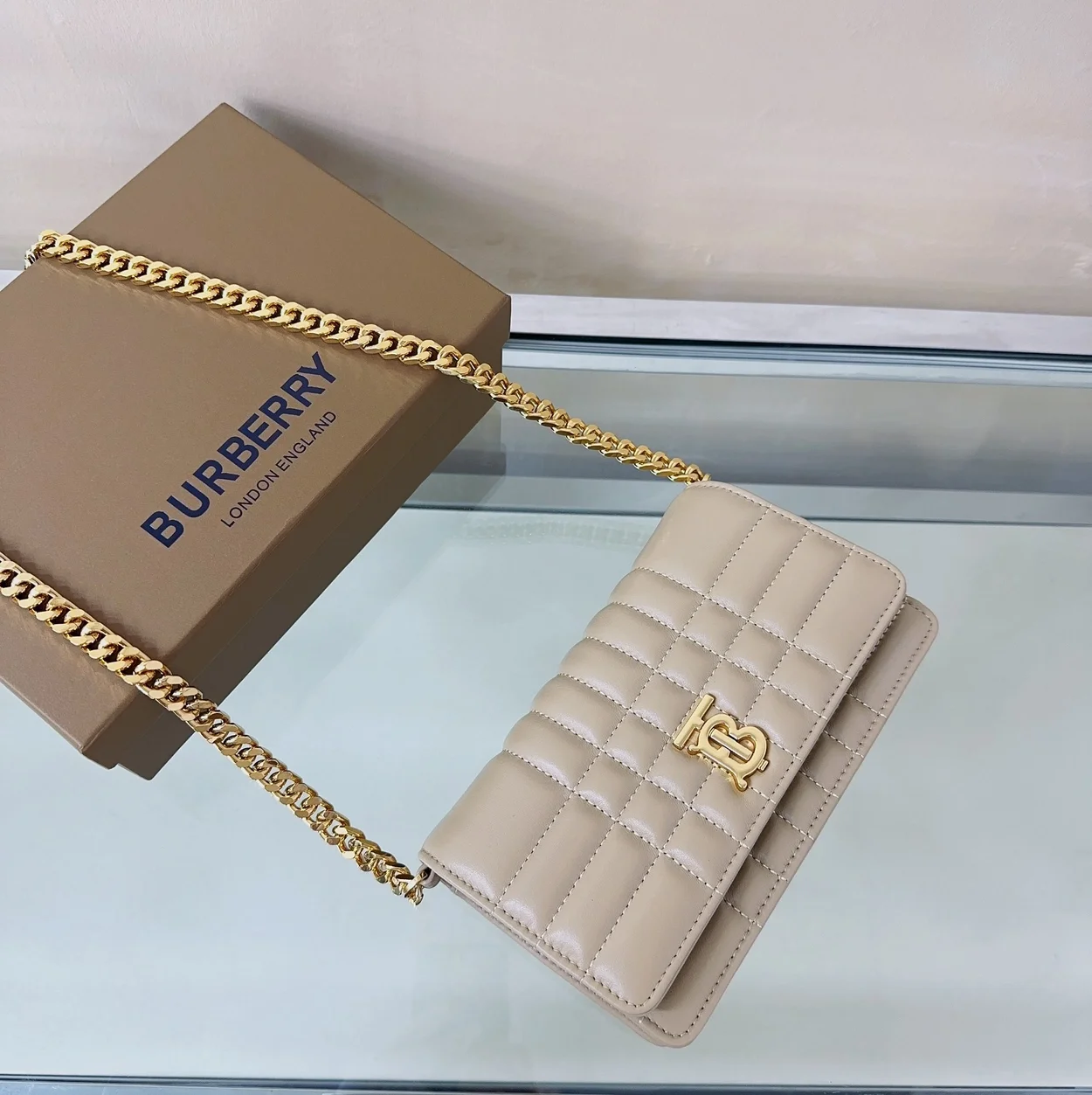 버버리 미니 롤라 클러치백 오트베이지