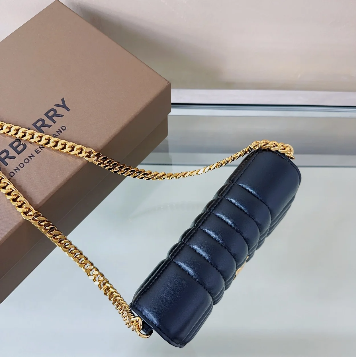 버버리 롤라 클러치백 블랙