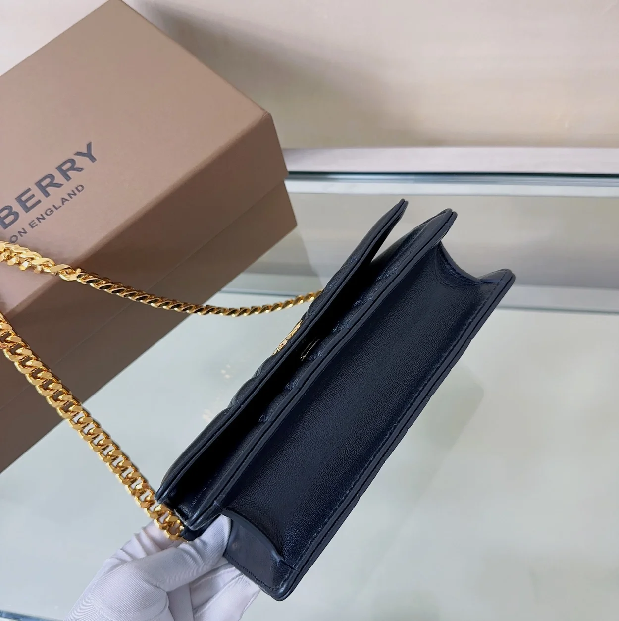 버버리 롤라 클러치백 블랙