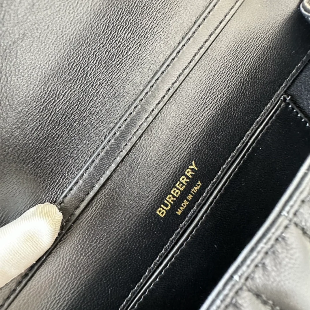 버버리 롤라 클러치백 블랙