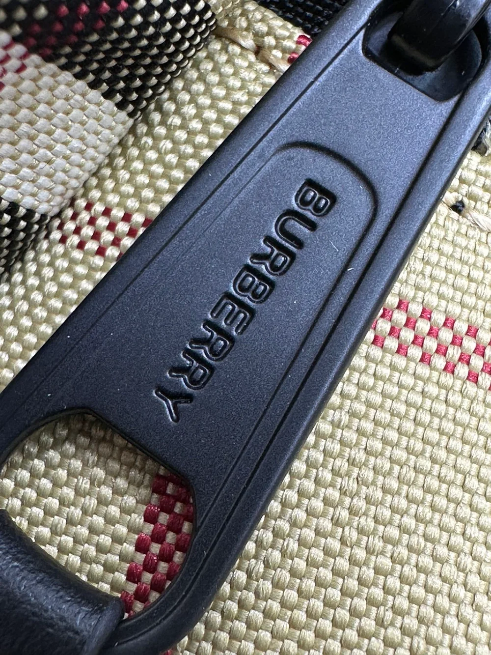 버버리 체크 가죽 백팩 베이지