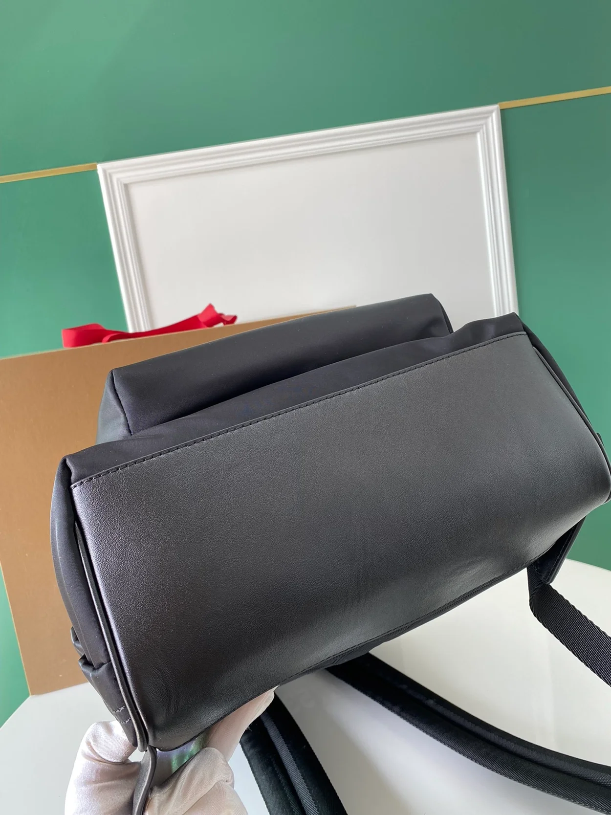 버버리 패드로 코디네이트 프린트 백팩