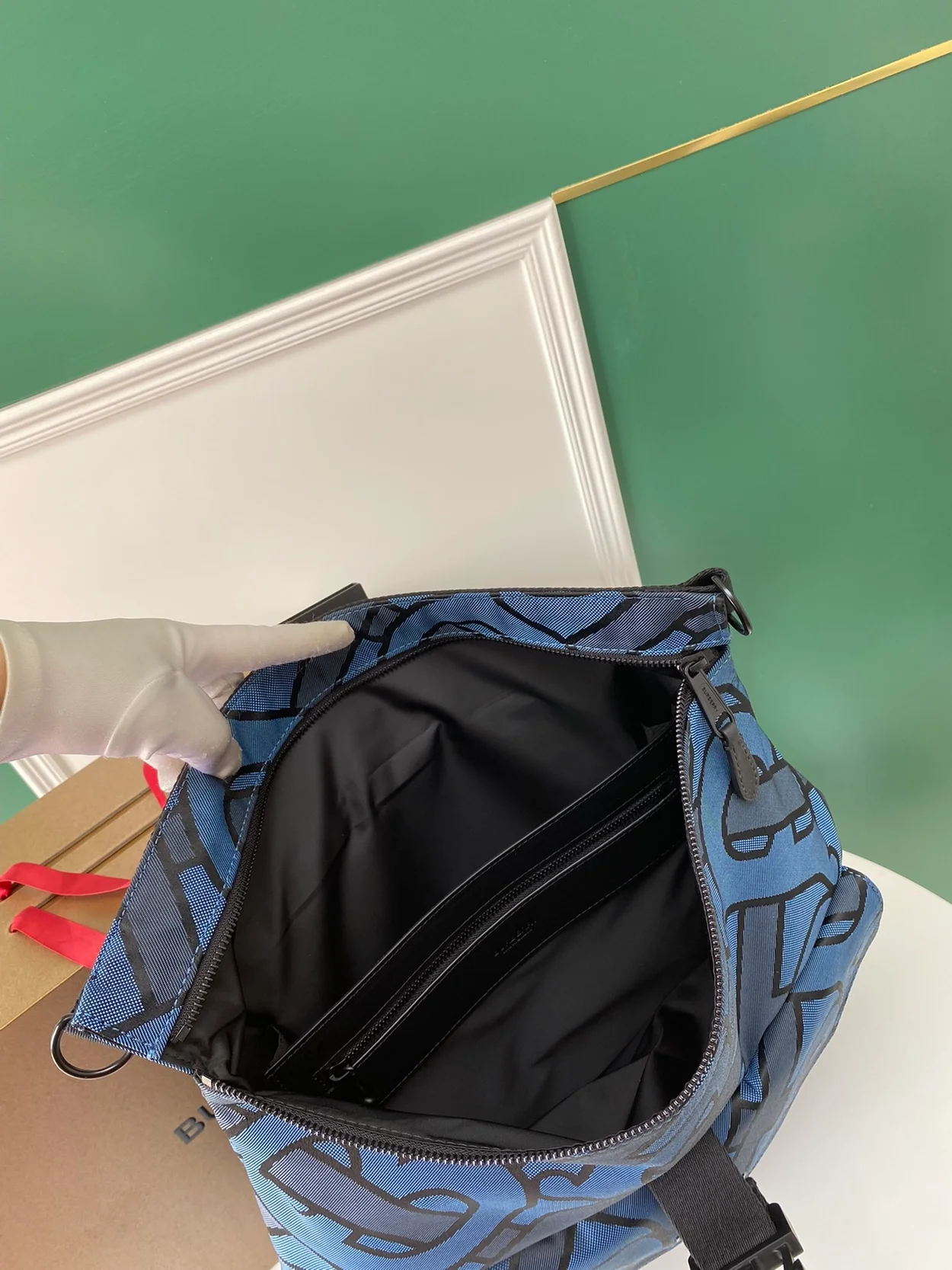 버버리 블루 자카드 TB 모노그램 백팩