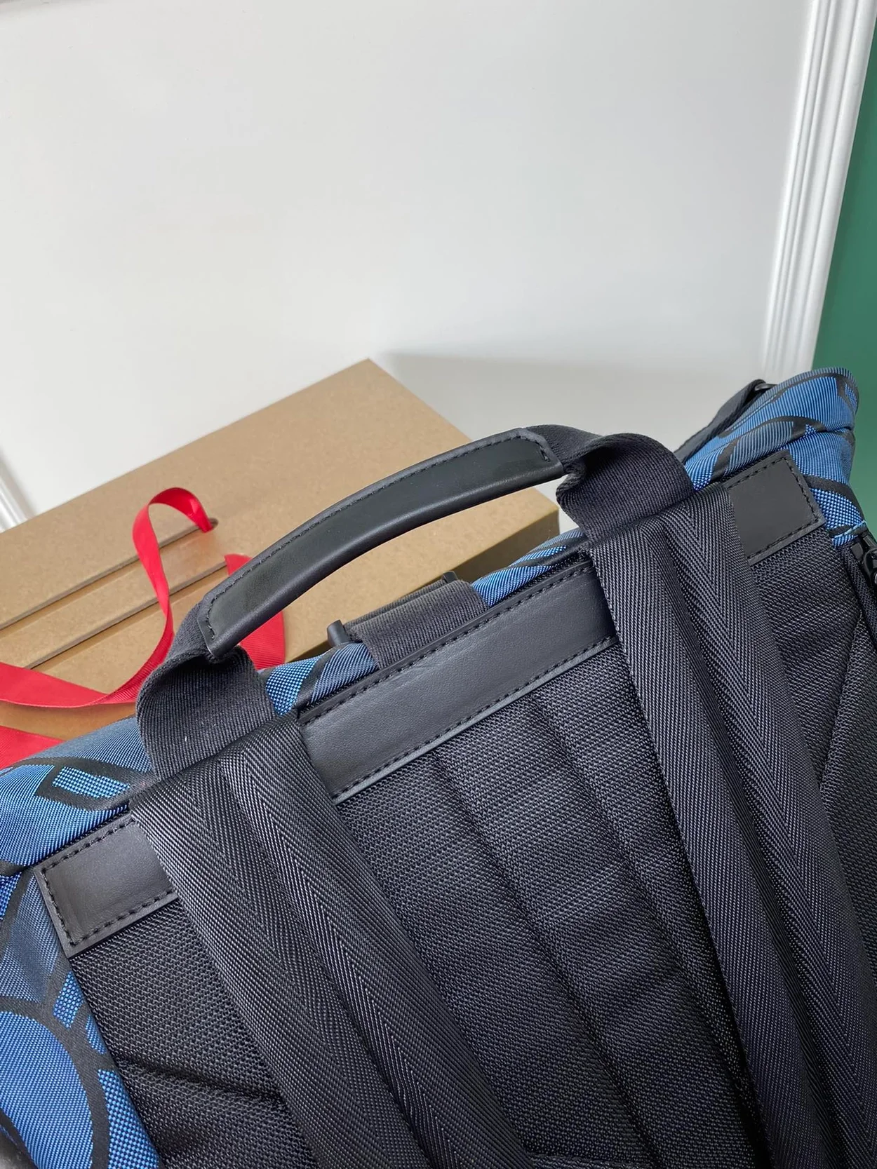 버버리 블루 자카드 TB 모노그램 백팩