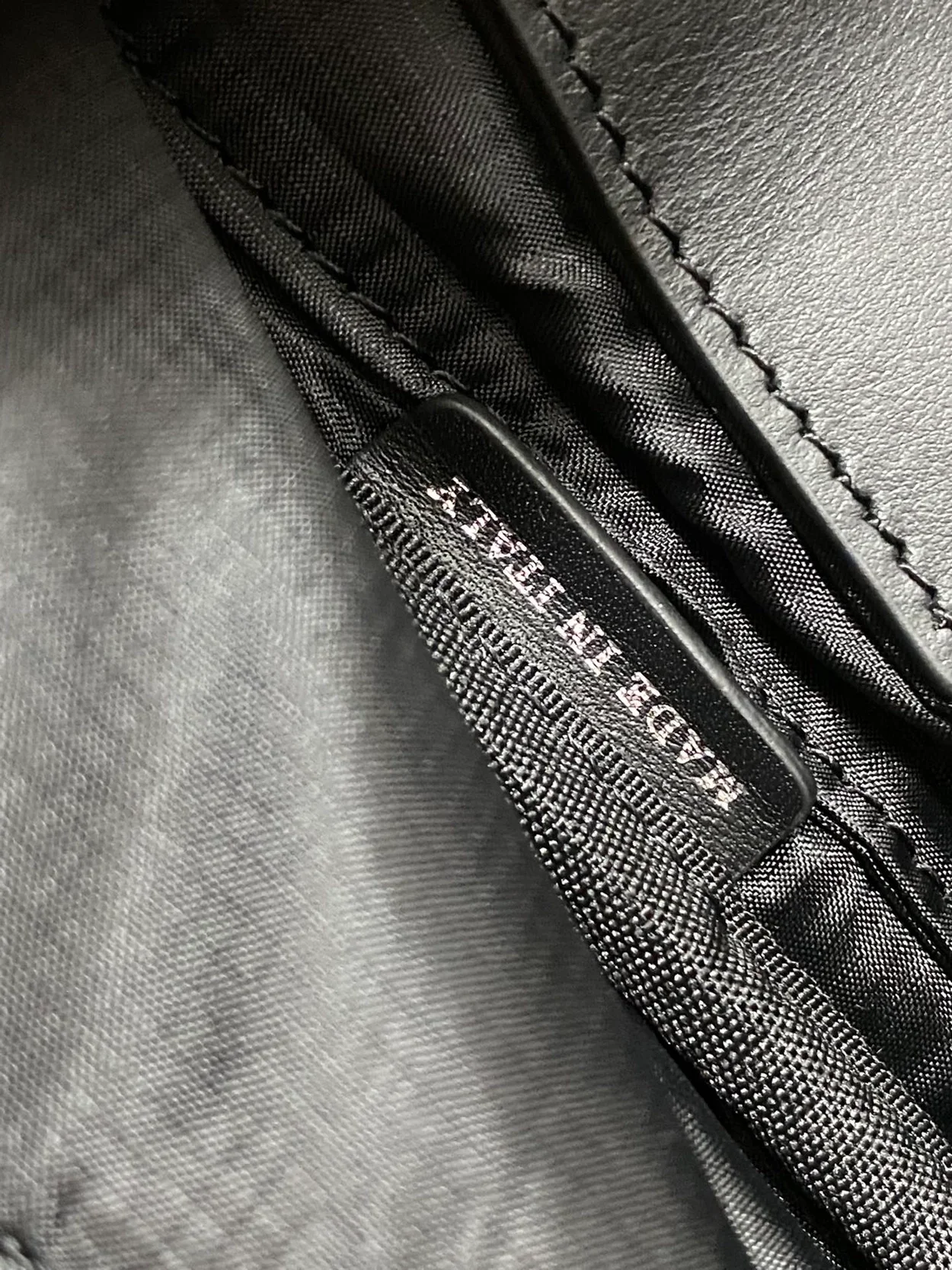 버버리 모노그램 자카드 백팩 블랙