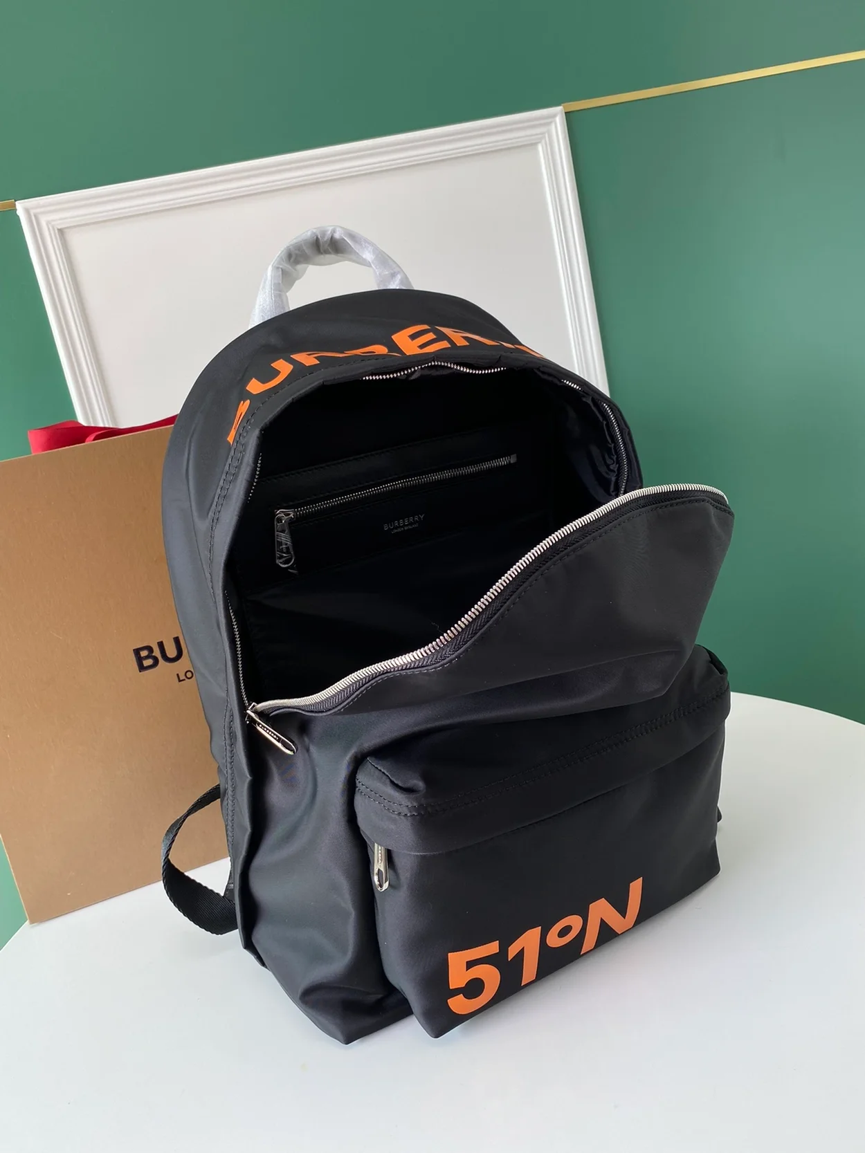 버버리 디네이트 남성 백팩 오렌지