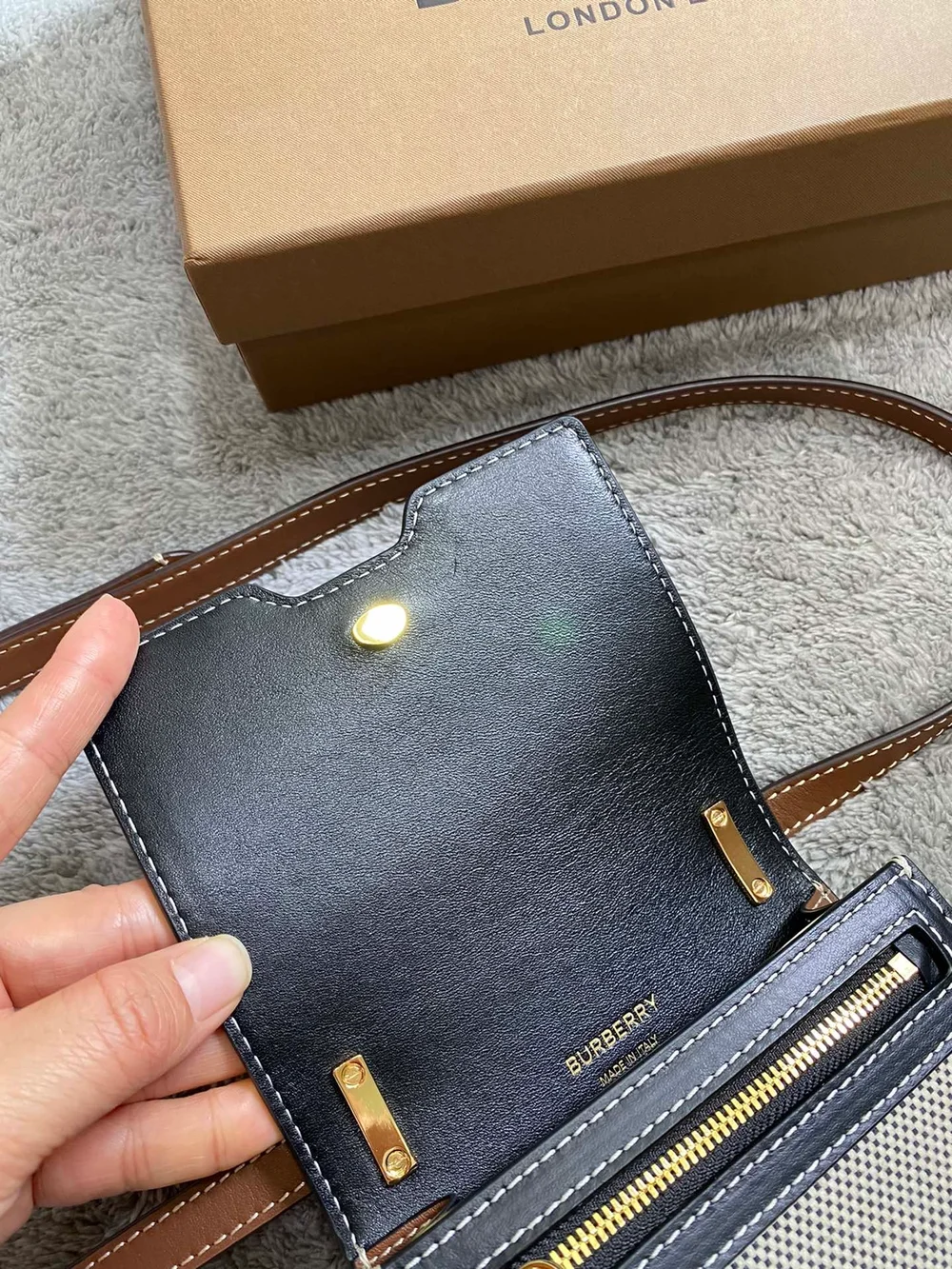 버버리 로빈 투톤 미니백