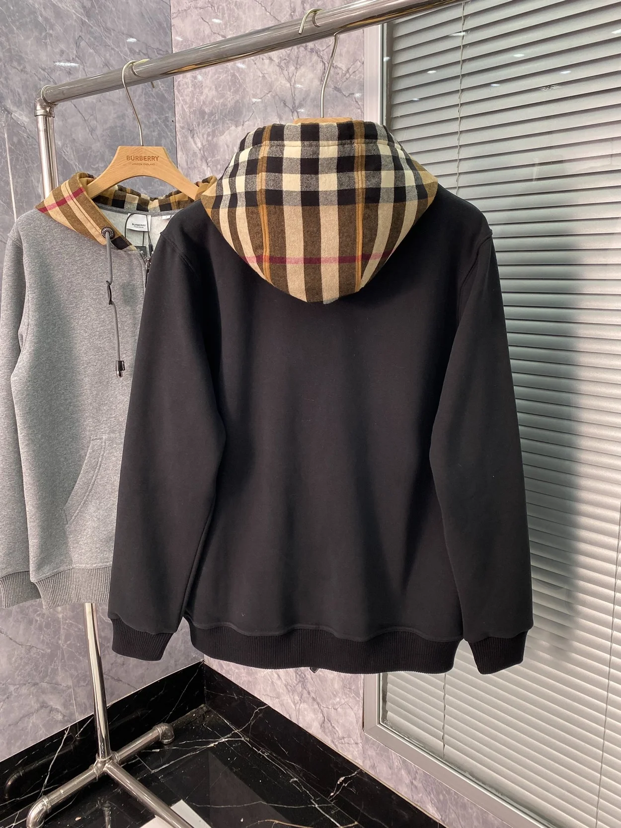 버버리 체크후드 코튼 후드 블랙
