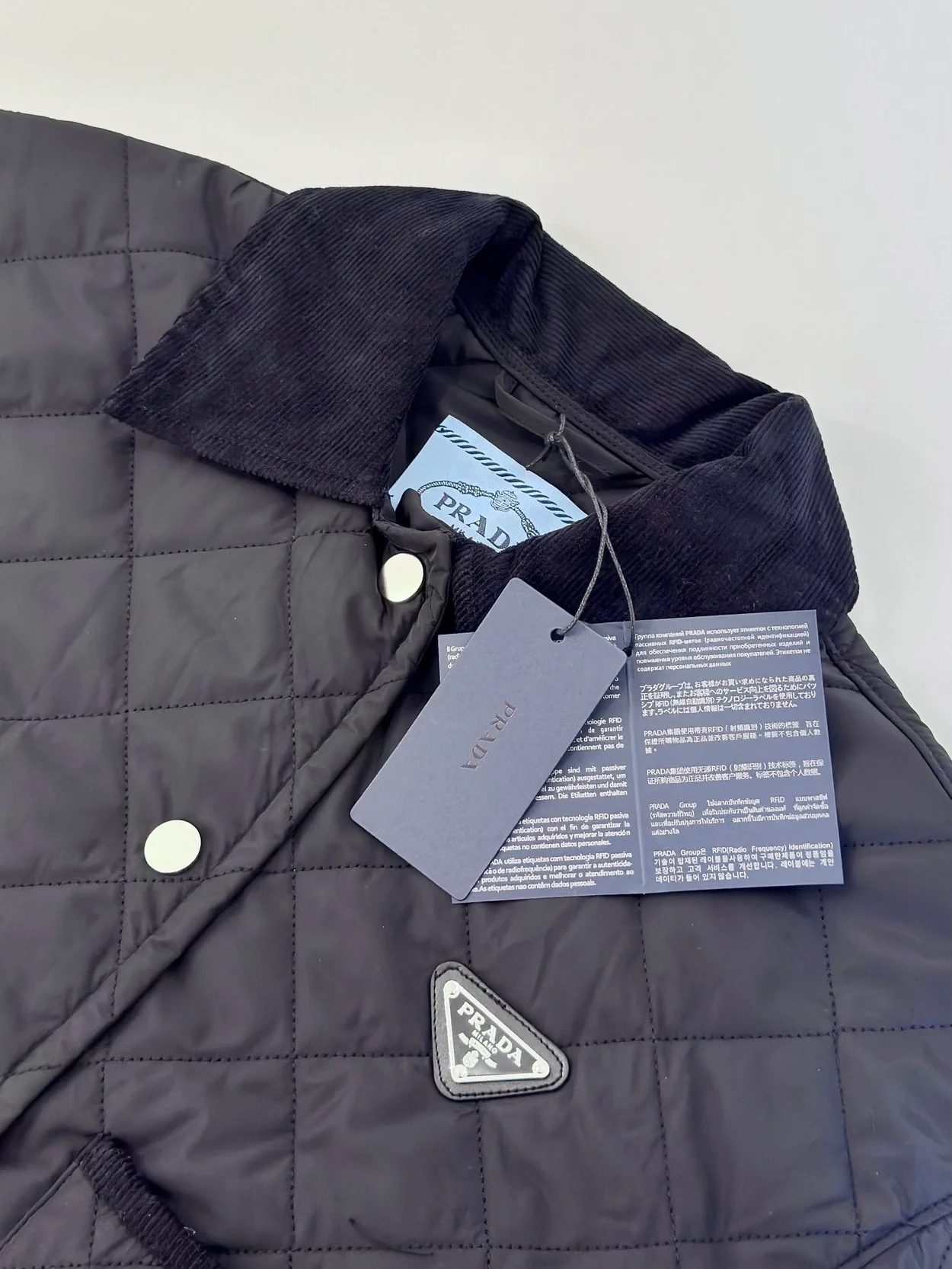 프라다 리나일론 크롭 재킷