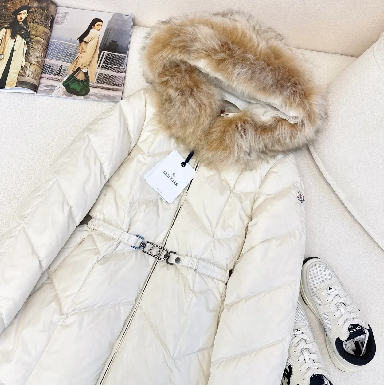 몽클레어 로리어트 쇼트 다운 자켓 베이지