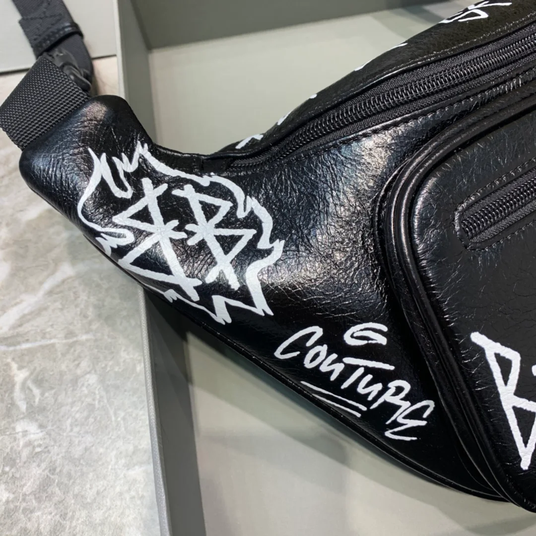 발렌시아가 그래피티 벨트백