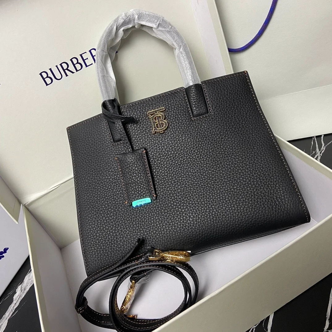 버버리 미니 프란시스 백 블랙