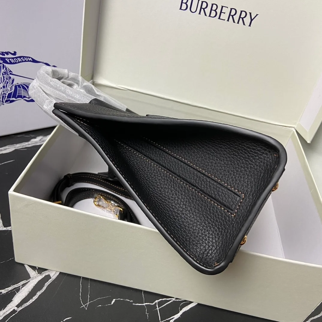 버버리 미니 프란시스 백 블랙