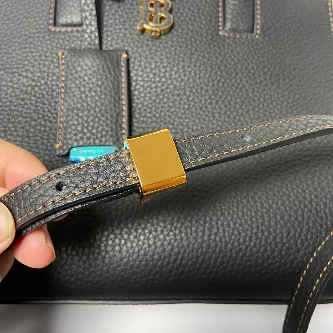 버버리 미니 프란시스 백 블랙