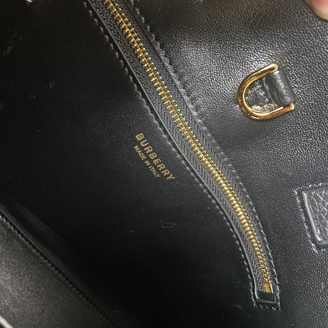 버버리 미니 프란시스 백 블랙