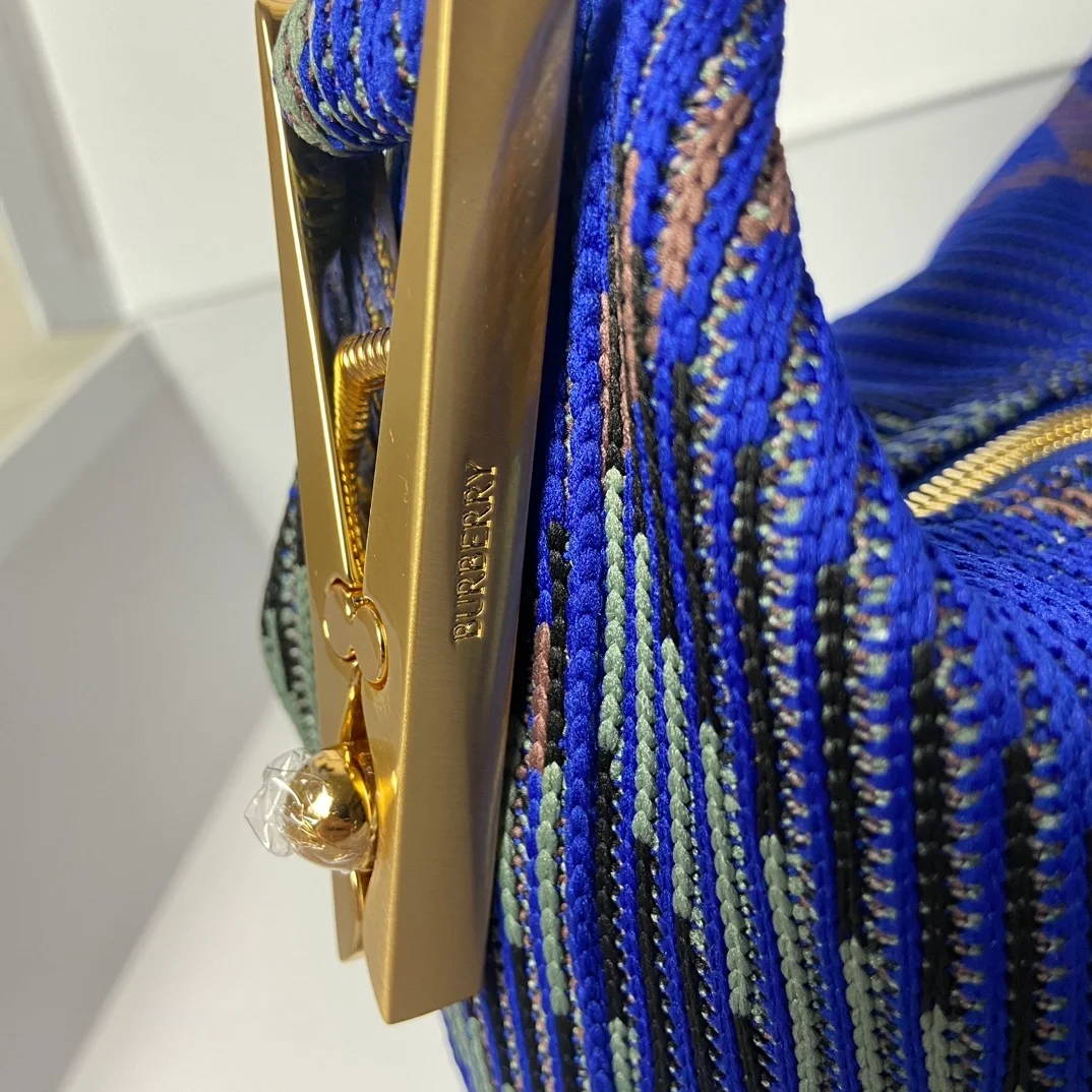 버버리 미니 페그 더플백 블루