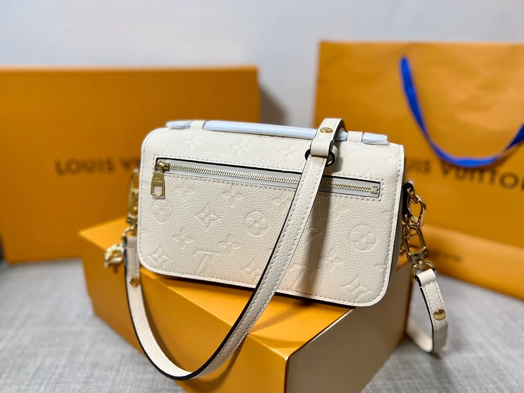 루이비통 포쉐트 메티스 이스트 웨스트 M22942