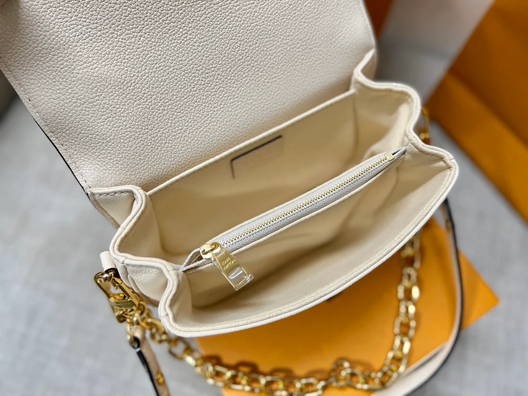 루이비통 포쉐트 메티스 이스트 웨스트 M22942