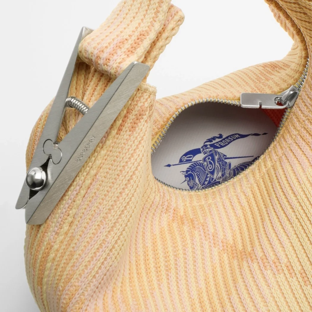 버버리 미니 페그 더플백