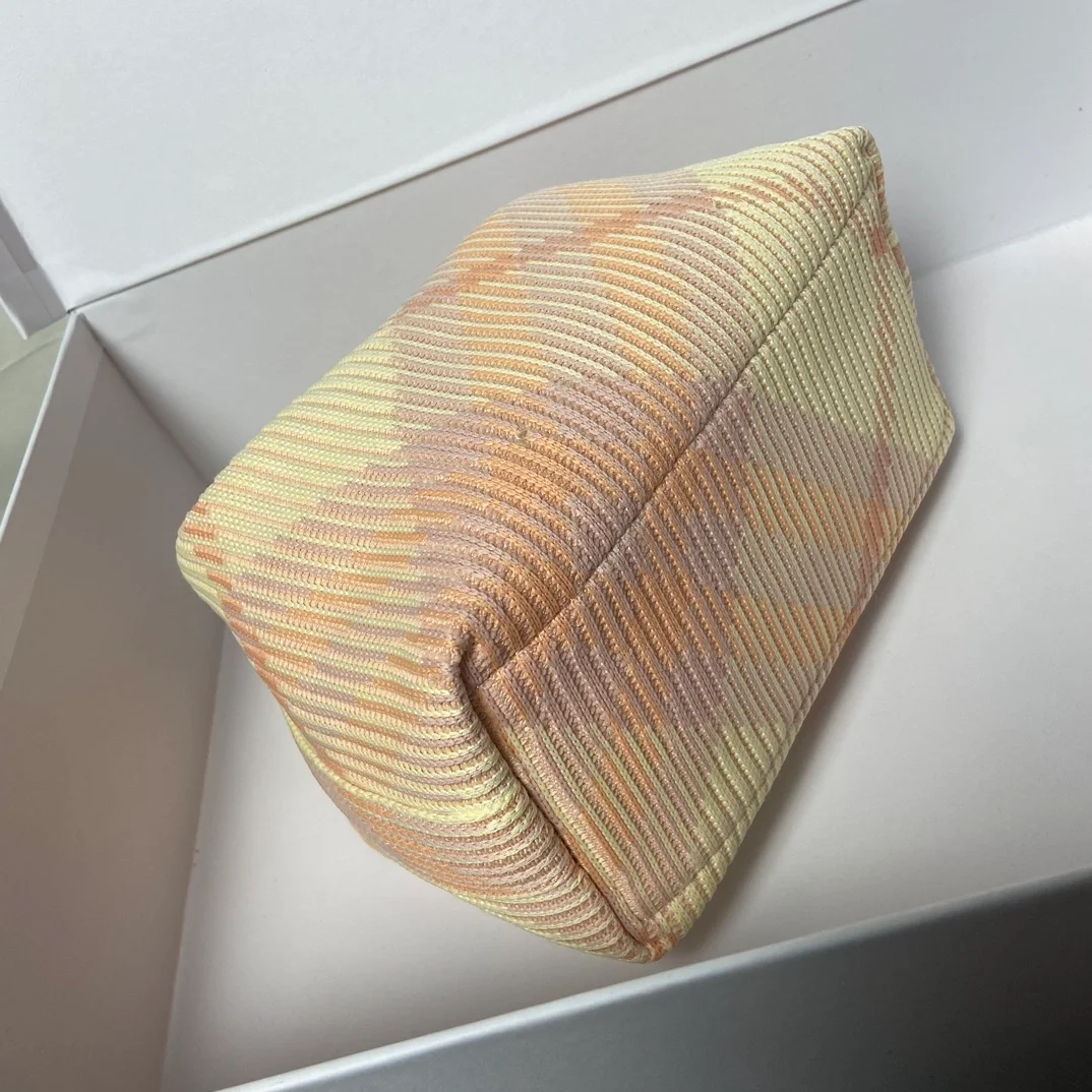 버버리 미니 페그 더플백