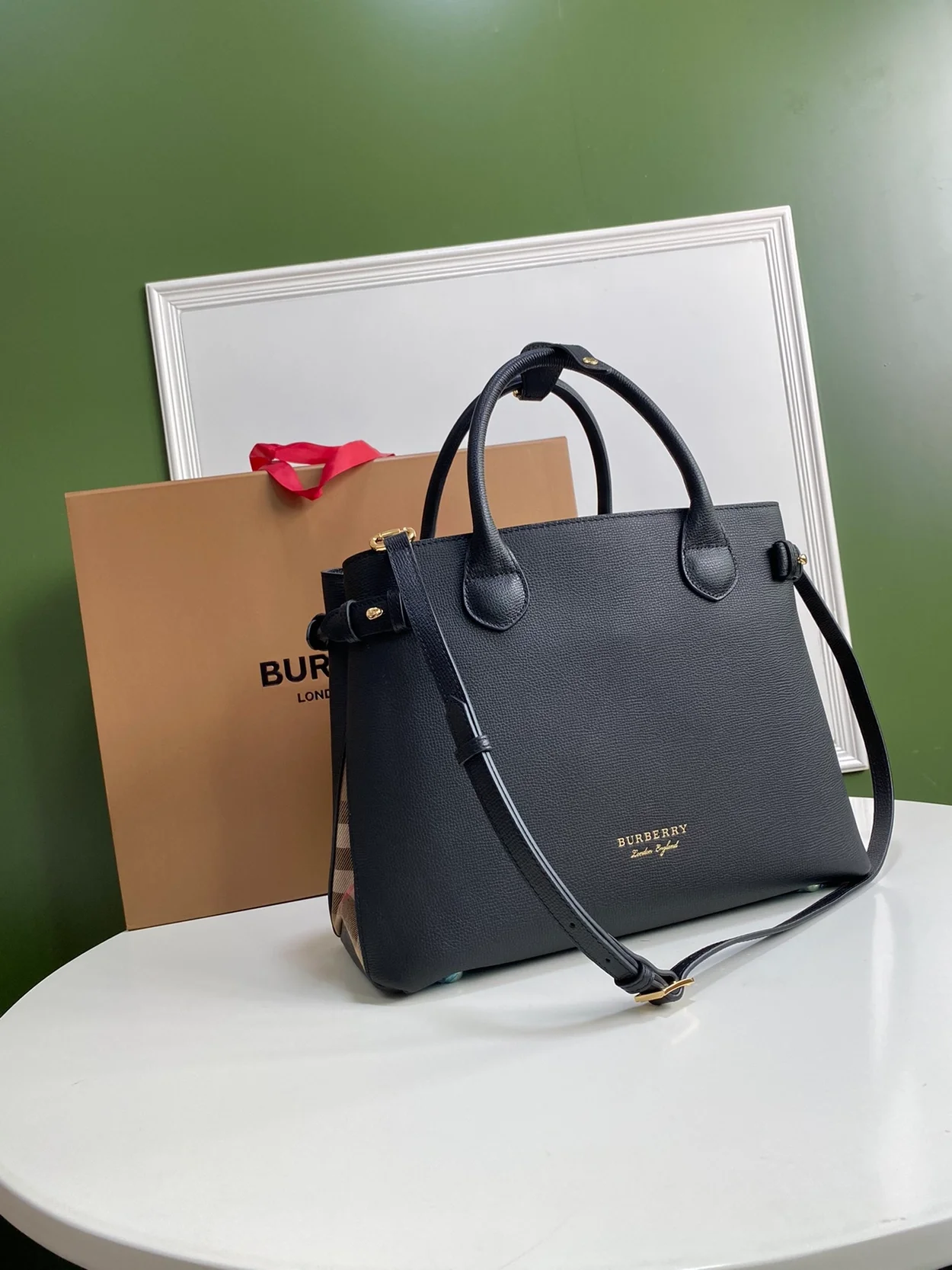 버버리 하우스 체크 배너백 미디엄