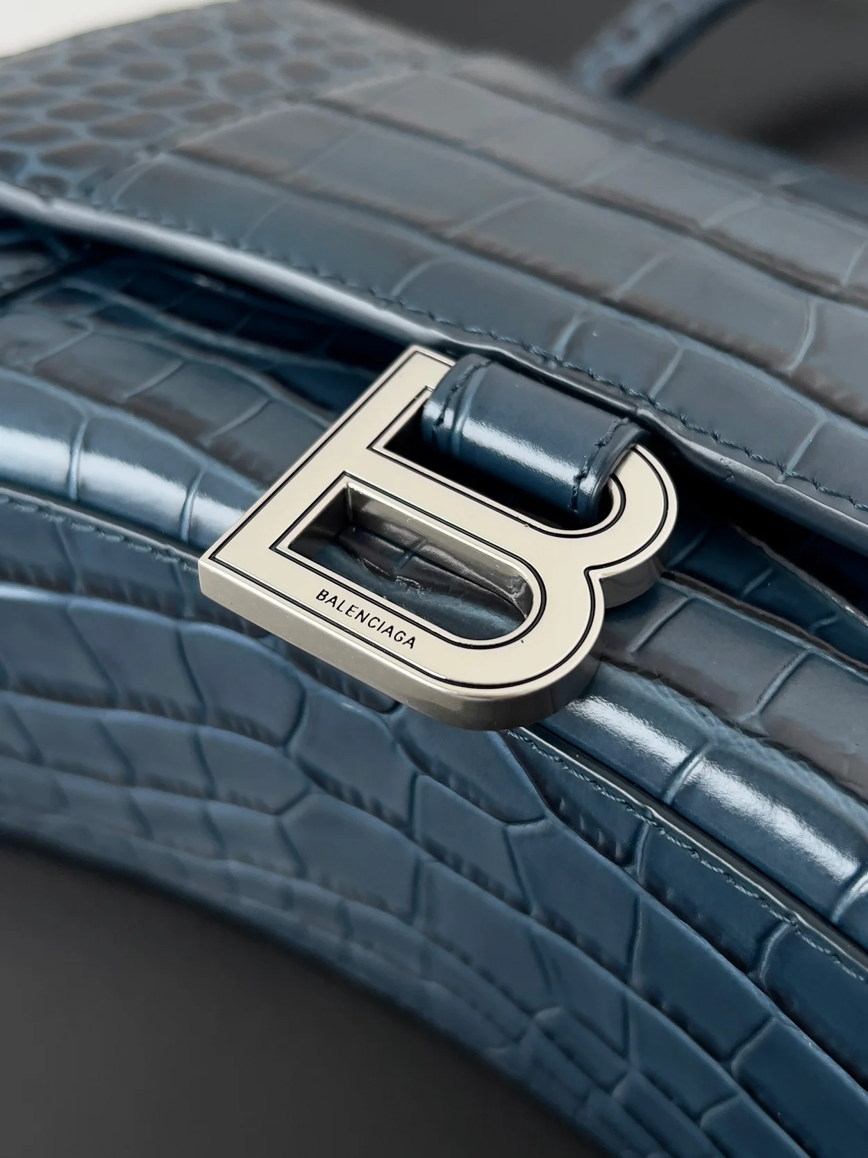 발렌시아가 아워글래스 다크블루 스몰 핸드백