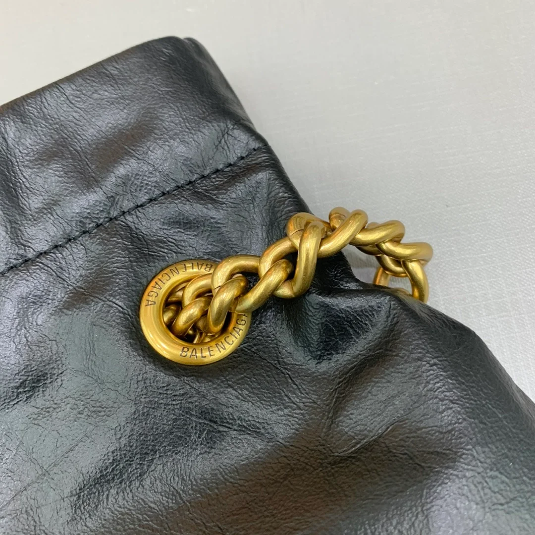 발렌시아가 크러쉬 레더 스몰 토트백