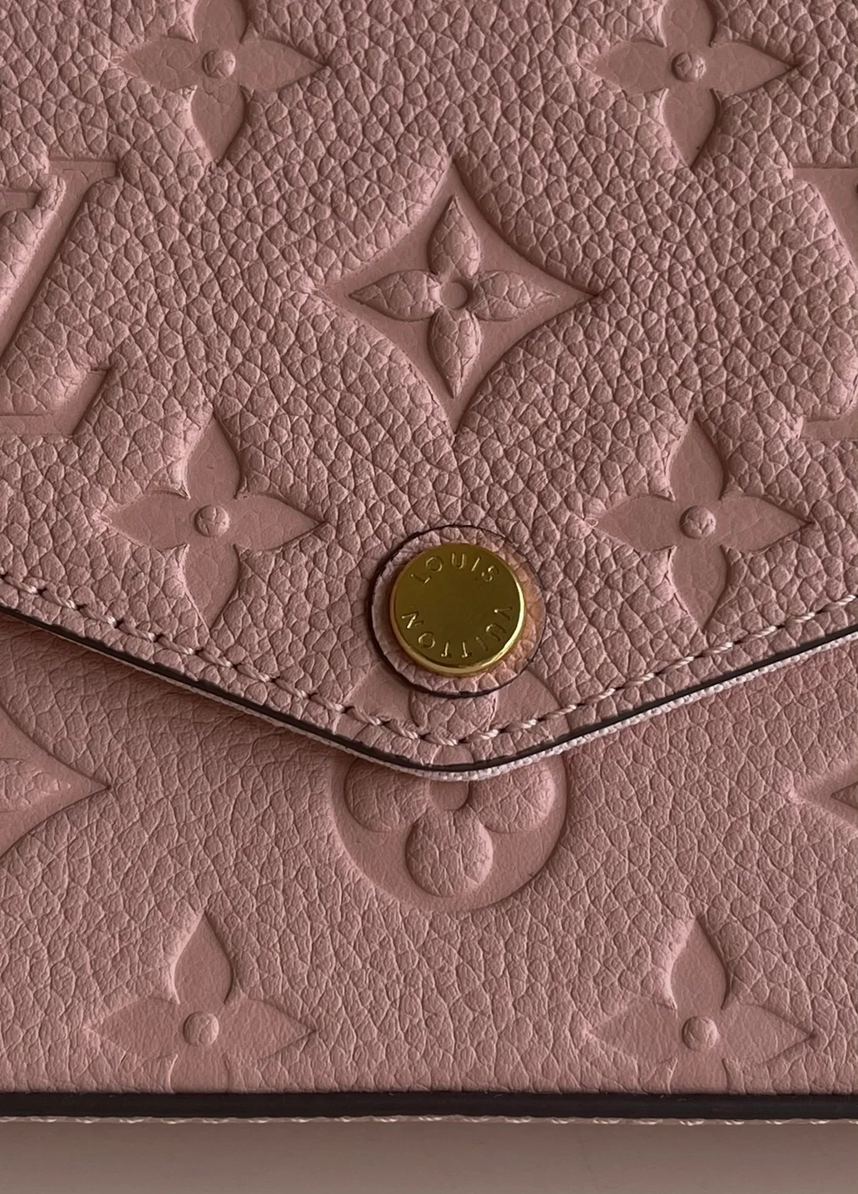 루이비통 포쉐트 펠리시 M82608