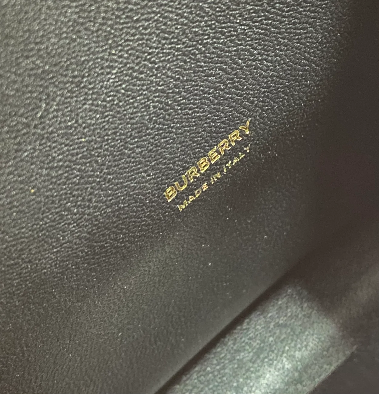 버버리 마이크로 그레이니 레더 프란시스 토트백