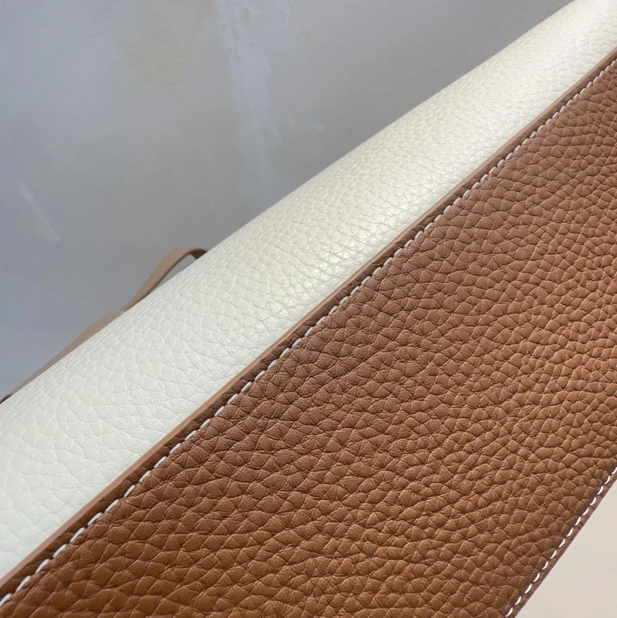 버버리 미니 프란시스 백 웜 탠