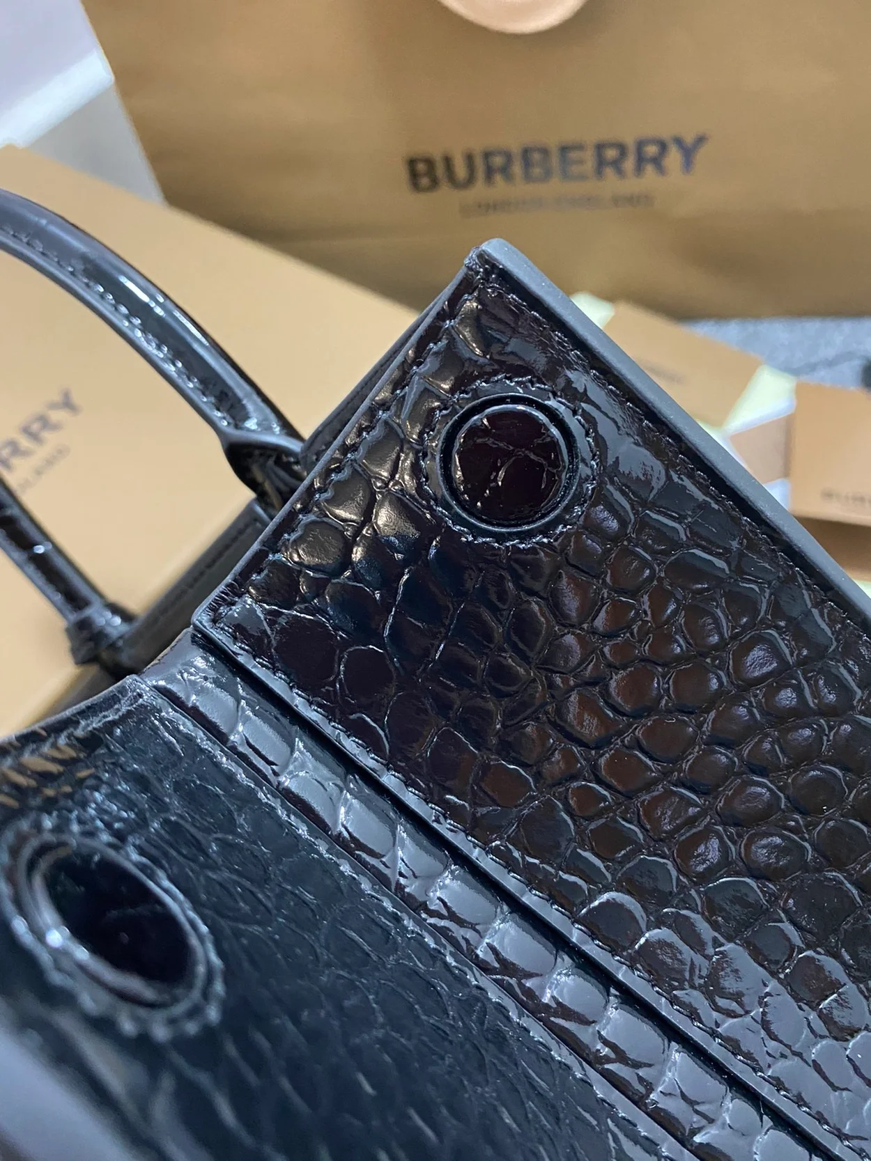 버버리 미니 프란시스 백 크로커다일 블랙