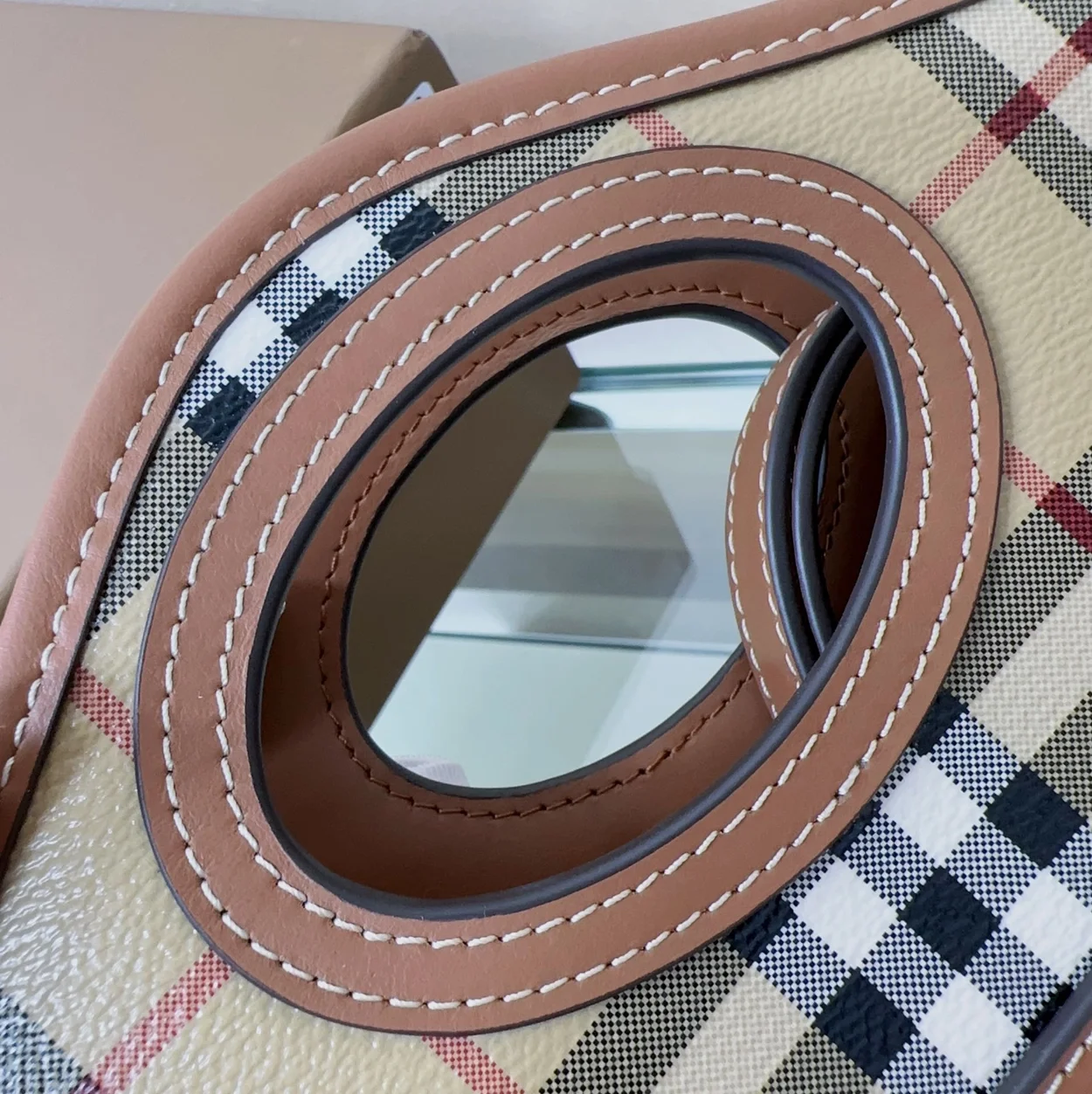 버버리 미니 포켓 백 브라이어 브라운