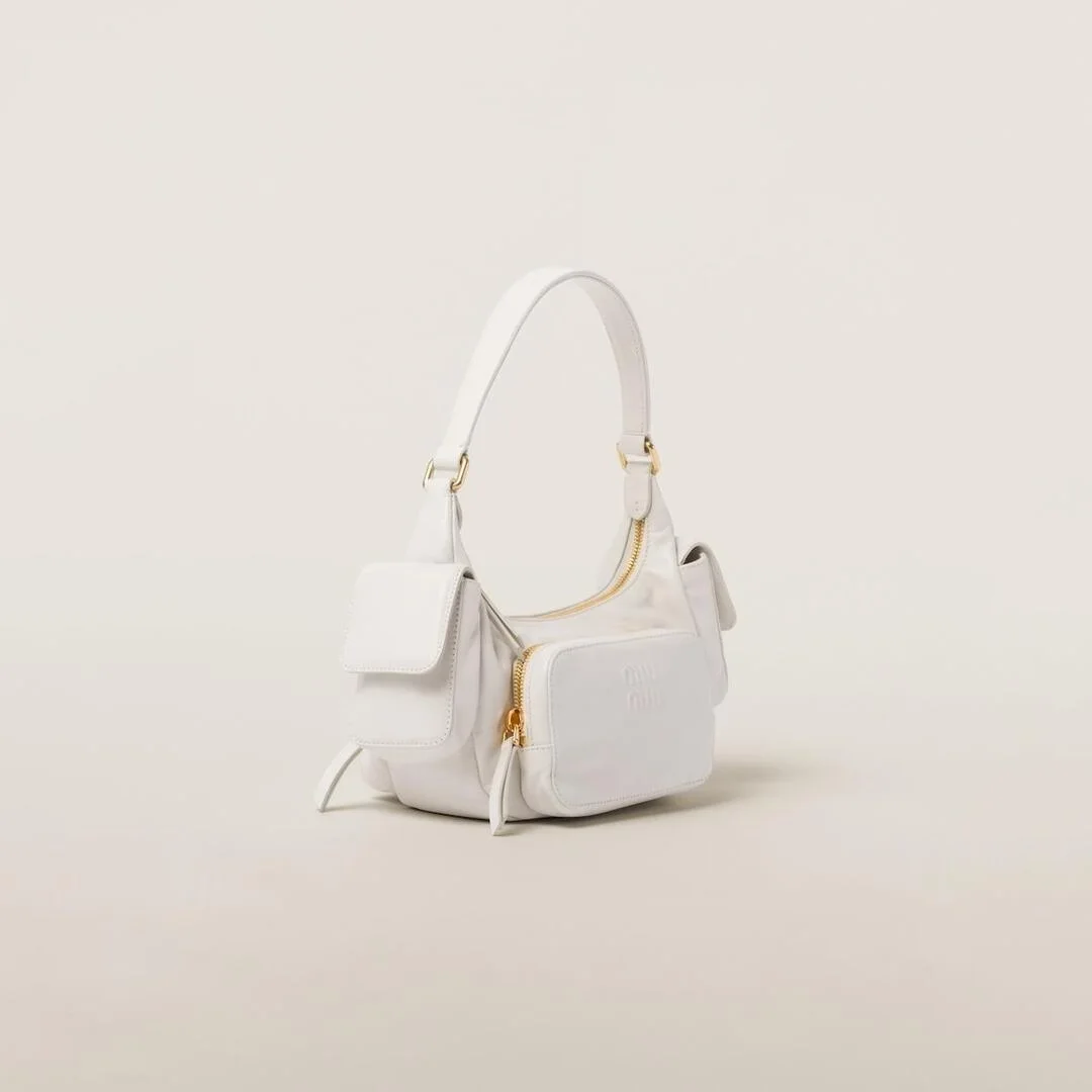 미우미우 나파 가죽 포켓백 화이트