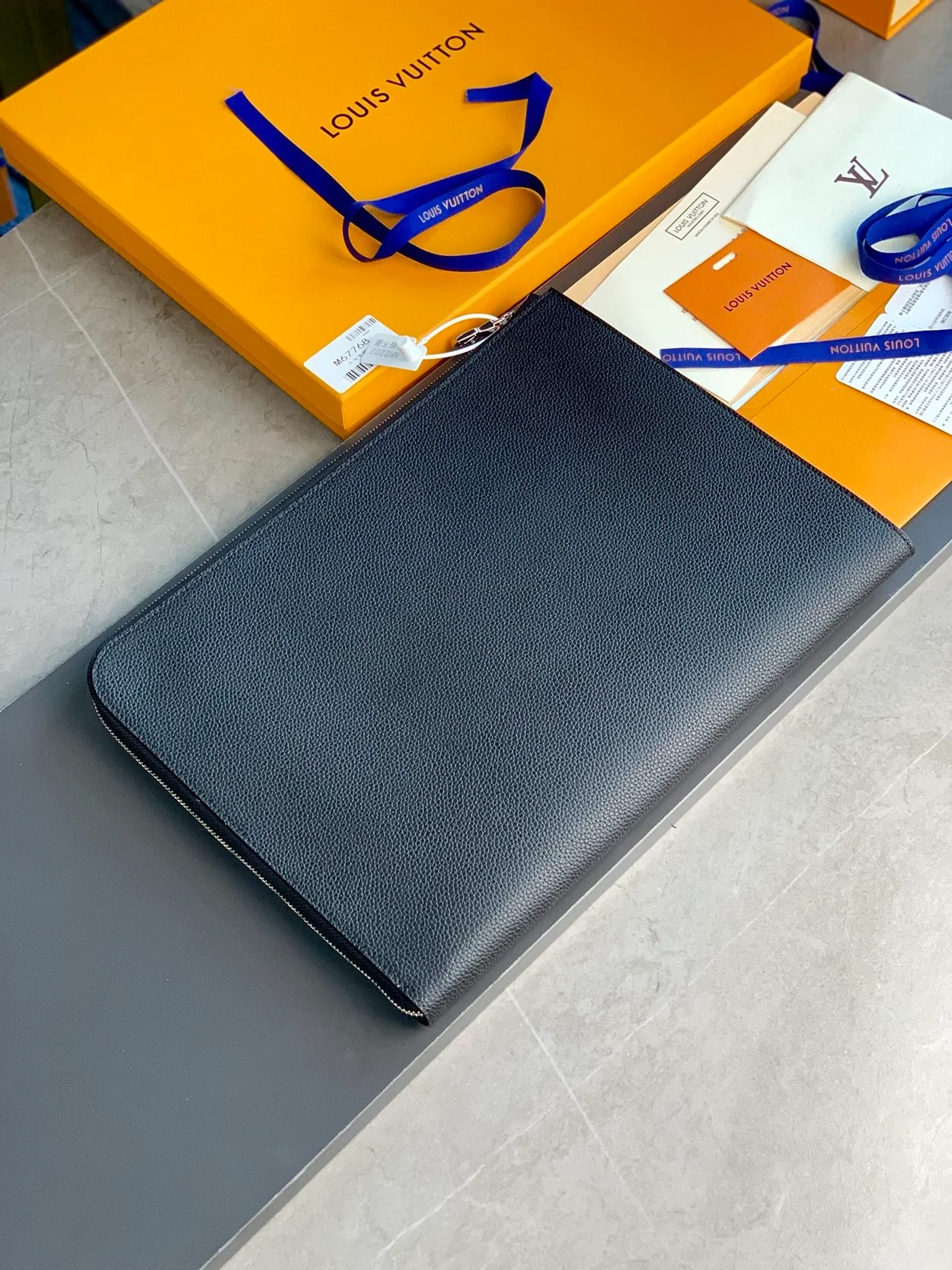 루이비통 포쉐트 주르 클러치 M67768