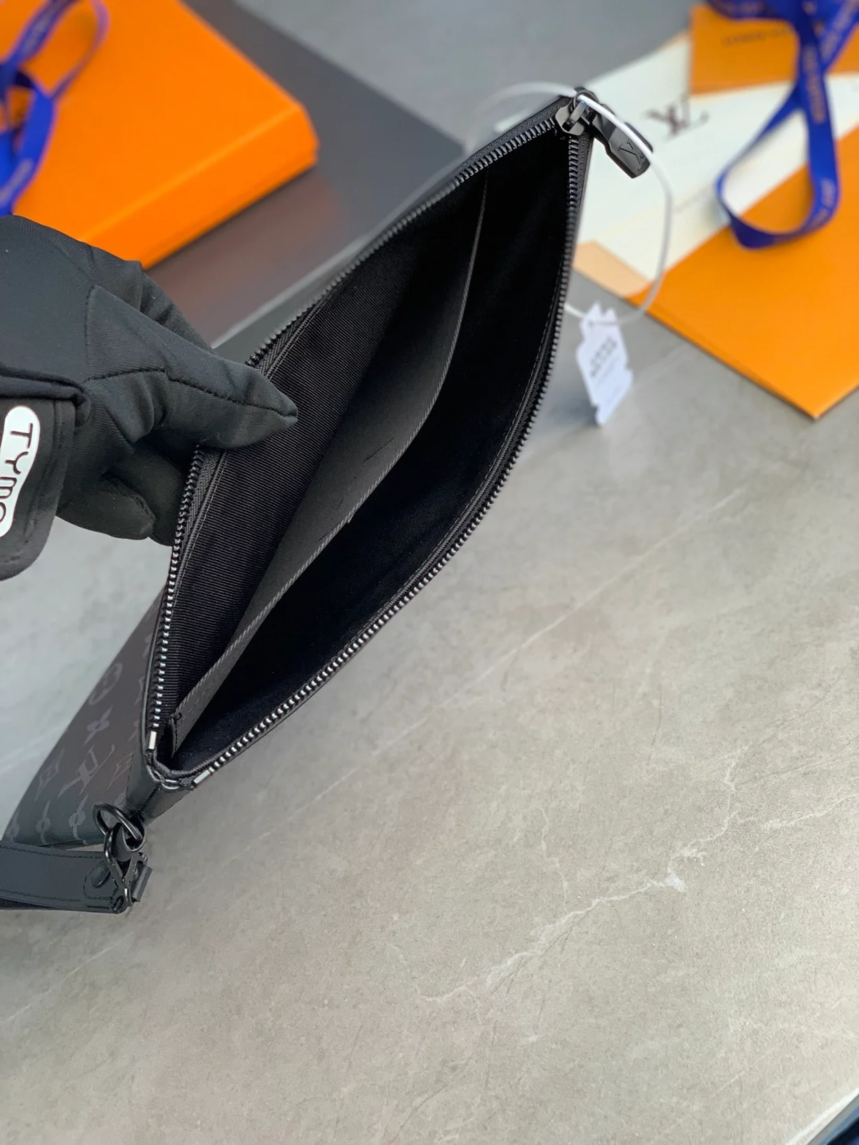 루이비통 포쉐트 To-Go 캔버스 M81569