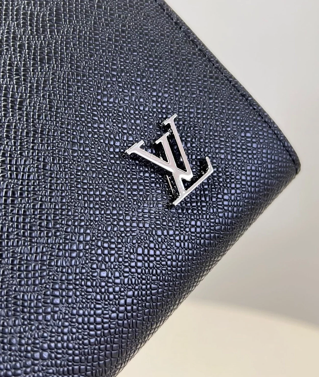 루이비통 포쉐트 24H M30965