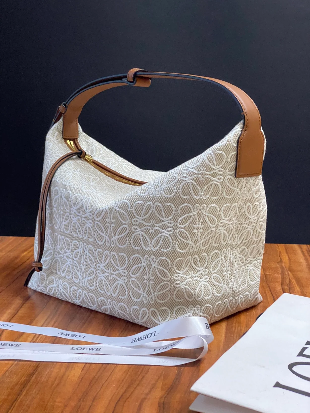 로에베 큐비 애너그램 미디움 백 브라운