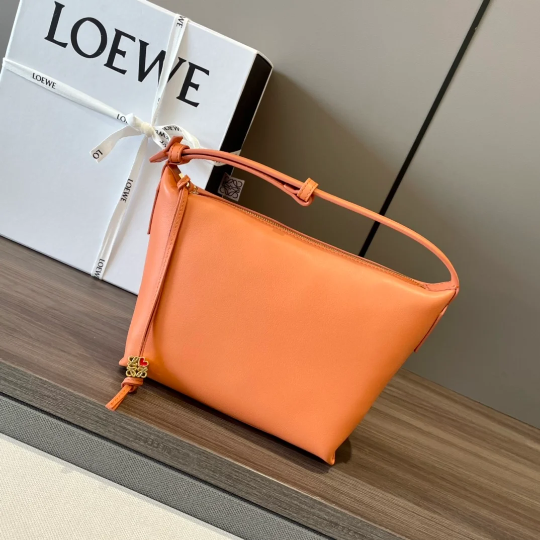 로에베 큐비 소프트 카프스킨 스몰 백 오렌지