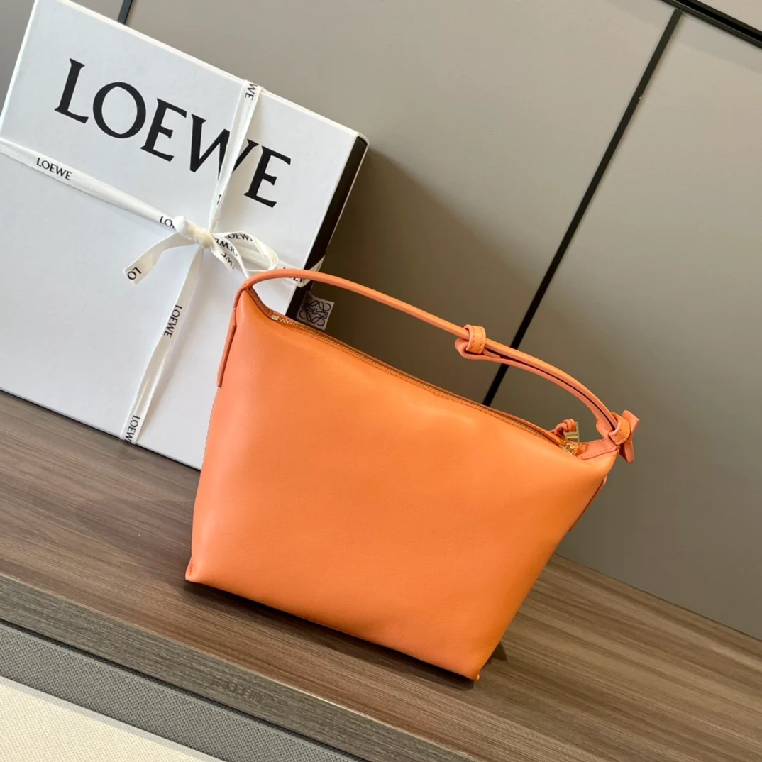 로에베 큐비 소프트 카프스킨 스몰 백 오렌지