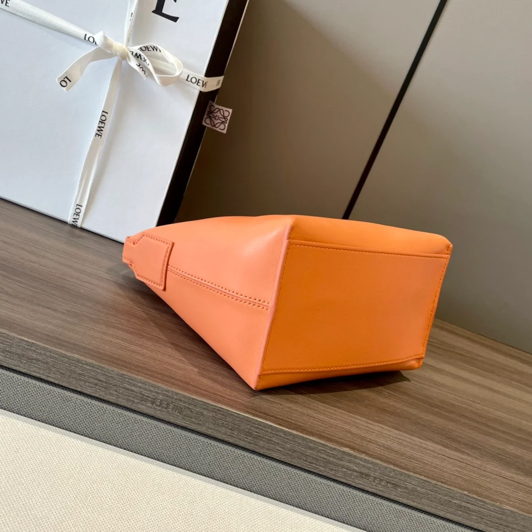 로에베 큐비 소프트 카프스킨 스몰 백 오렌지
