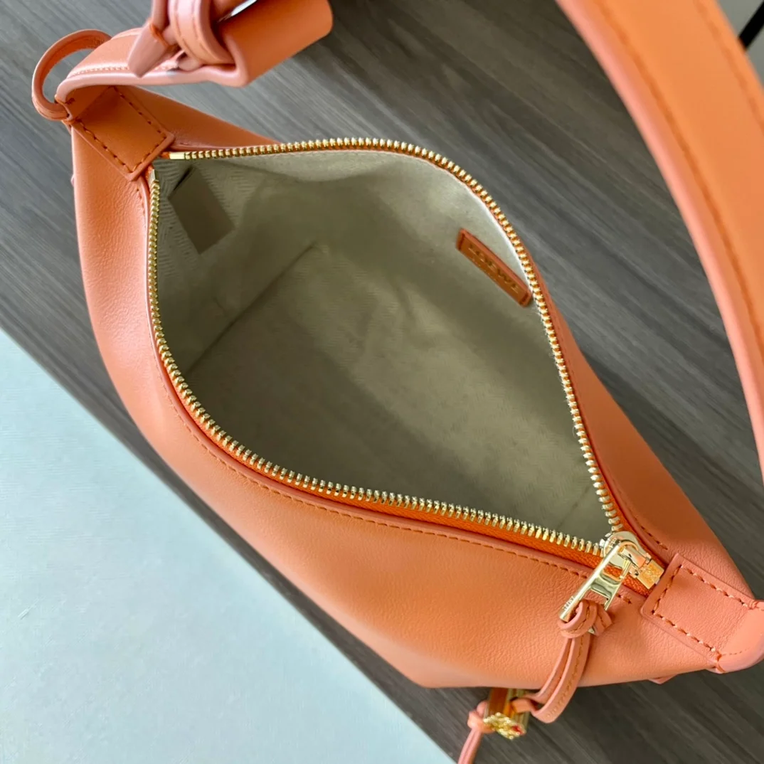 로에베 큐비 소프트 카프스킨 스몰 백 오렌지