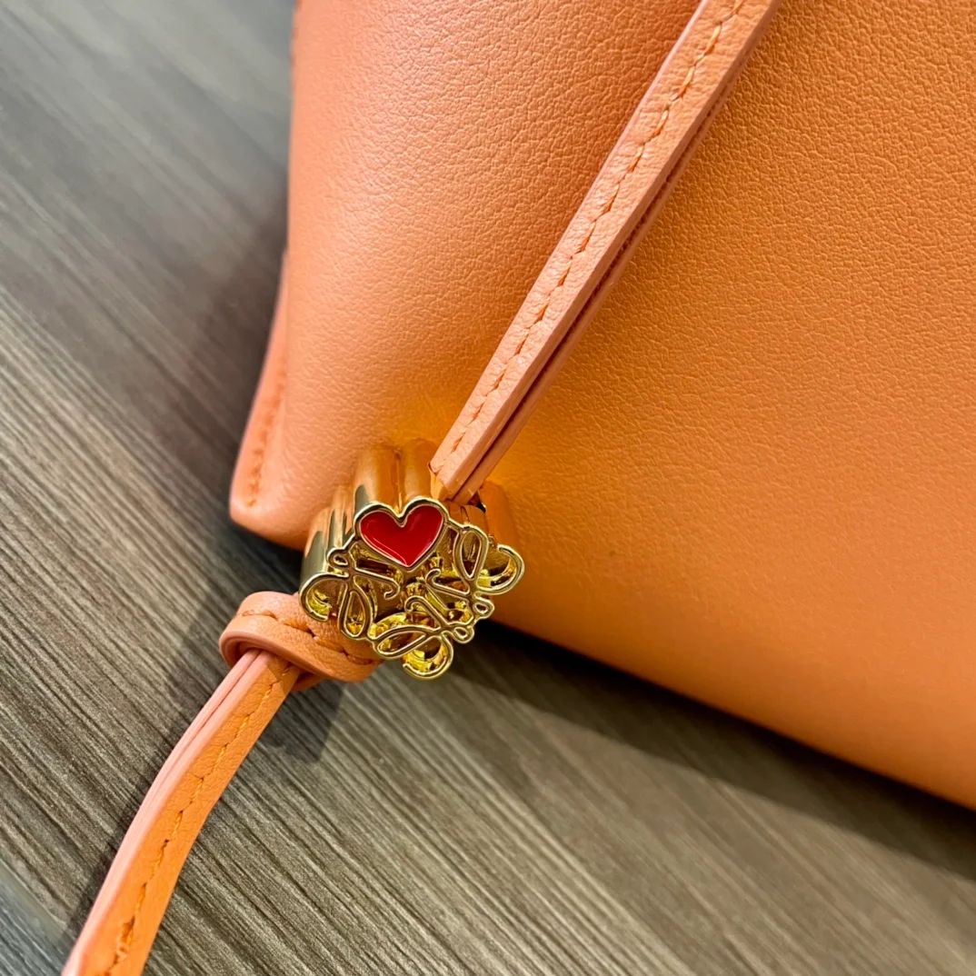 로에베 큐비 소프트 카프스킨 스몰 백 오렌지