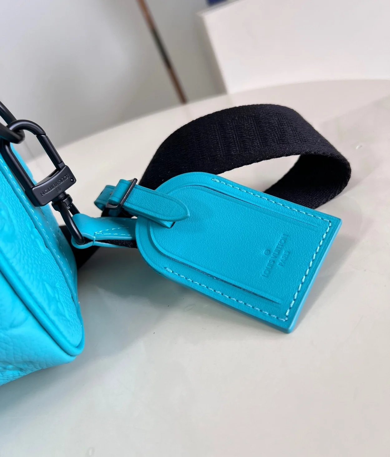 루이비통 키폴 반둘리에 25 M11996