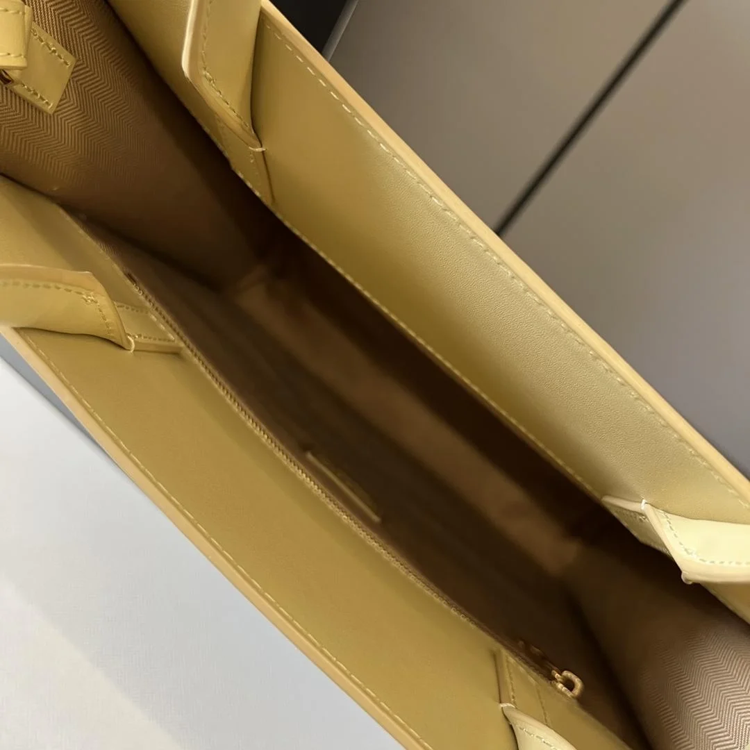 로에베 스탠다드 A4 토트 백 옐로우